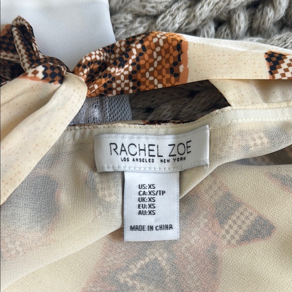 Patterned Halter Top.NWOT - Picture 9 of 10